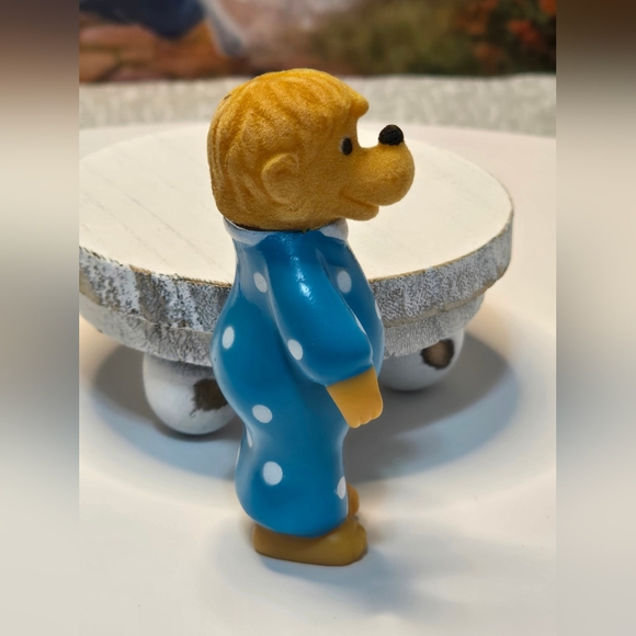 VINTAGE 1986 Berenstain Bears Mama Bear Plastic Figure Toy [ Read Details ] - Picture 6 of 13